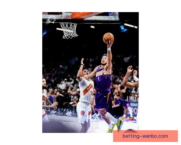 纳什观战太阳终结五连败布克爆发带队大胜猛龙 纳什观战太阳终结五连败布克爆发带队大胜猛龙